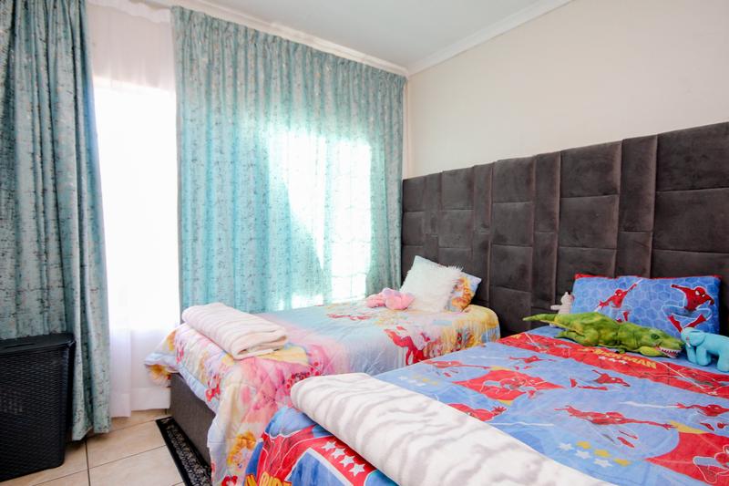4 Bedroom Property for Sale in Rooihuiskraal North Gauteng