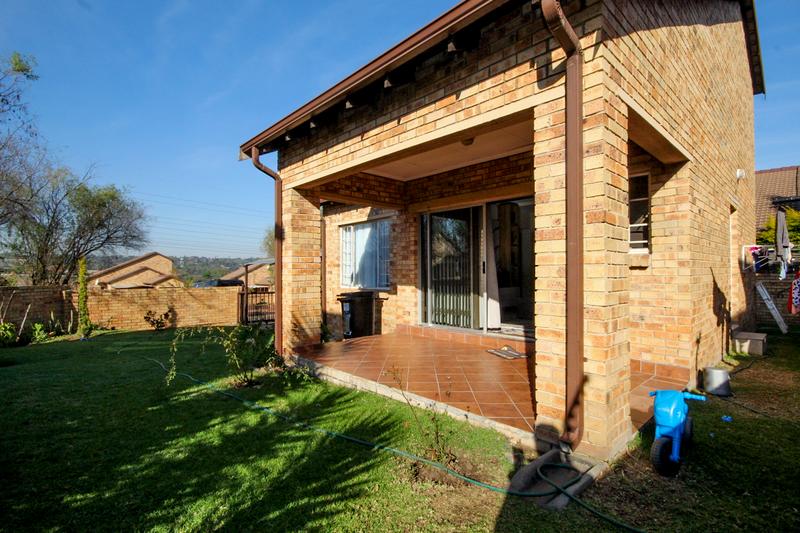 4 Bedroom Property for Sale in Rooihuiskraal North Gauteng