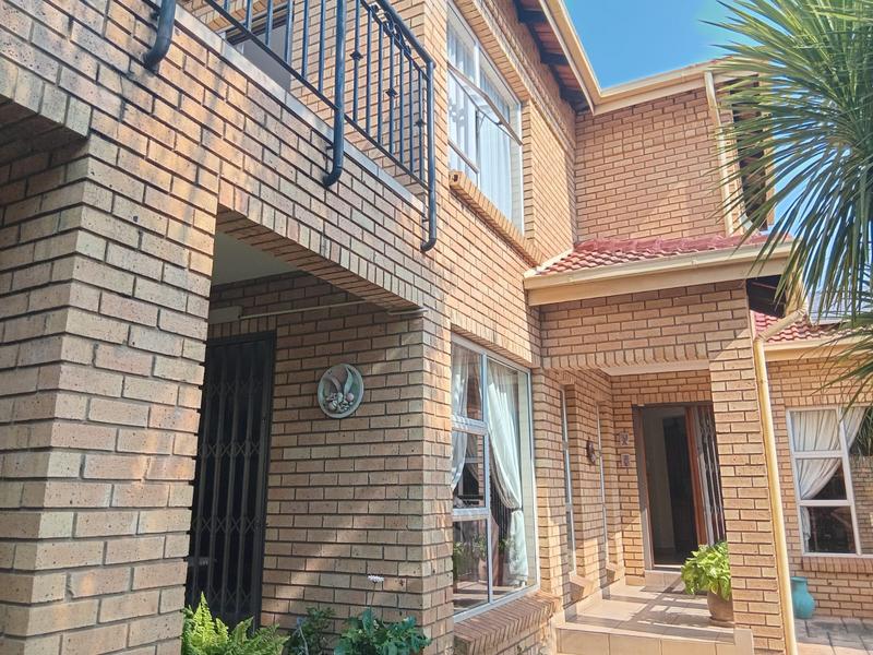 4 Bedroom Property for Sale in Eldoraigne Gauteng