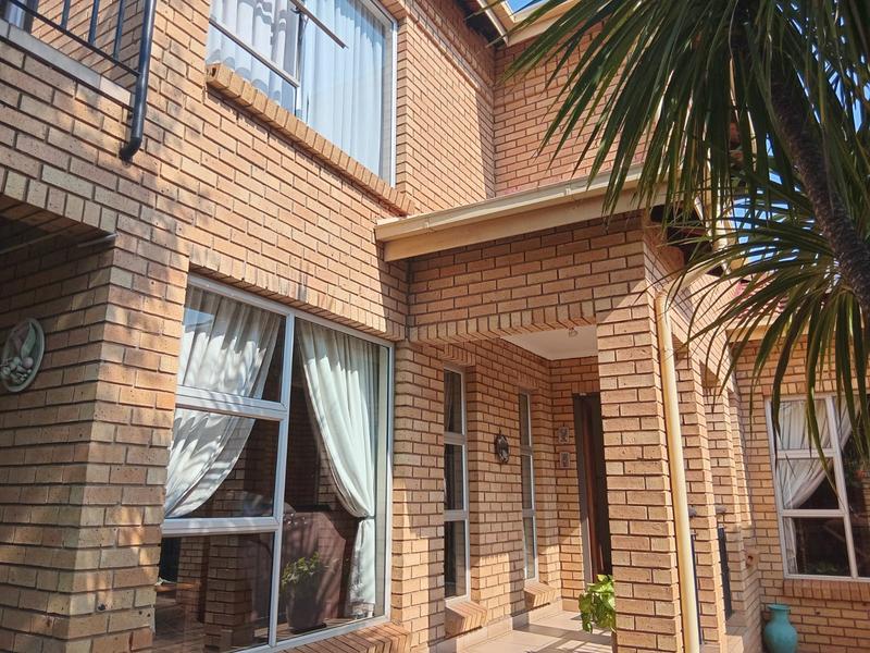 4 Bedroom Property for Sale in Eldoraigne Gauteng