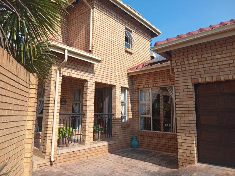 4 Bedroom Property for Sale in Eldoraigne Gauteng