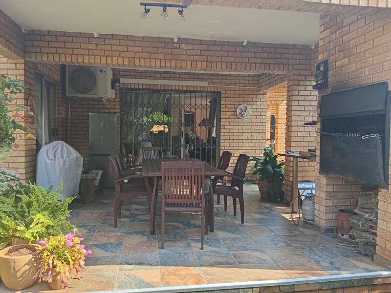 4 Bedroom Property for Sale in Eldoraigne Gauteng