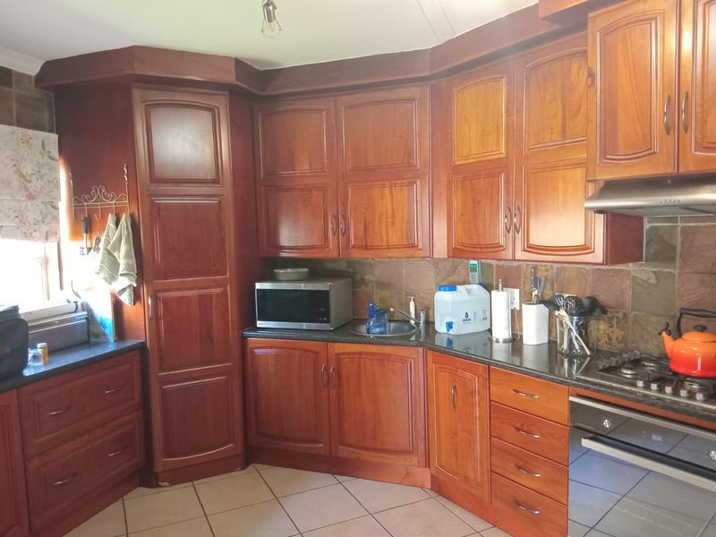 4 Bedroom Property for Sale in Eldoraigne Gauteng
