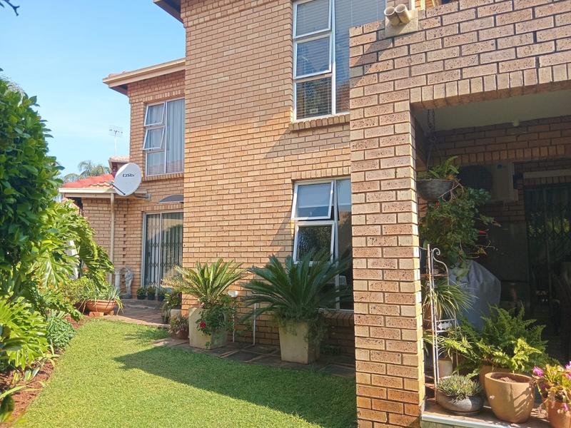4 Bedroom Property for Sale in Eldoraigne Gauteng