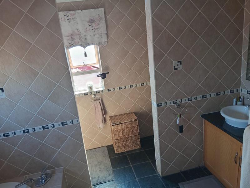 4 Bedroom Property for Sale in Eldoraigne Gauteng