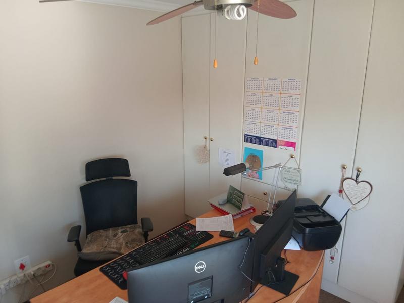 4 Bedroom Property for Sale in Eldoraigne Gauteng