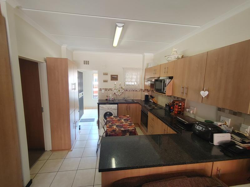 2 Bedroom Property for Sale in Homes Haven Gauteng