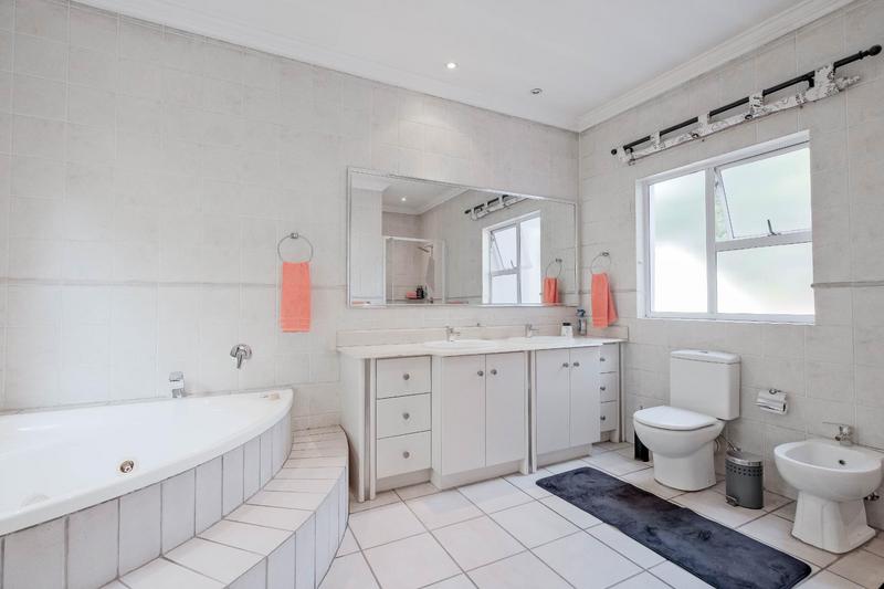 4 Bedroom Property for Sale in Dainfern Golf Estate Gauteng