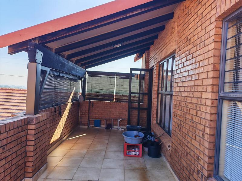 1 Bedroom Property for Sale in Newlands Gauteng