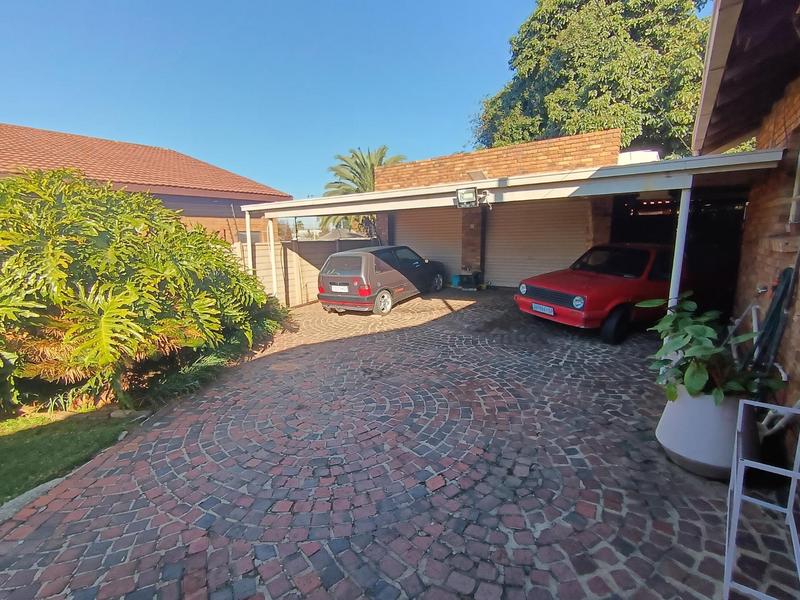 4 Bedroom Property for Sale in Primrose East Gauteng