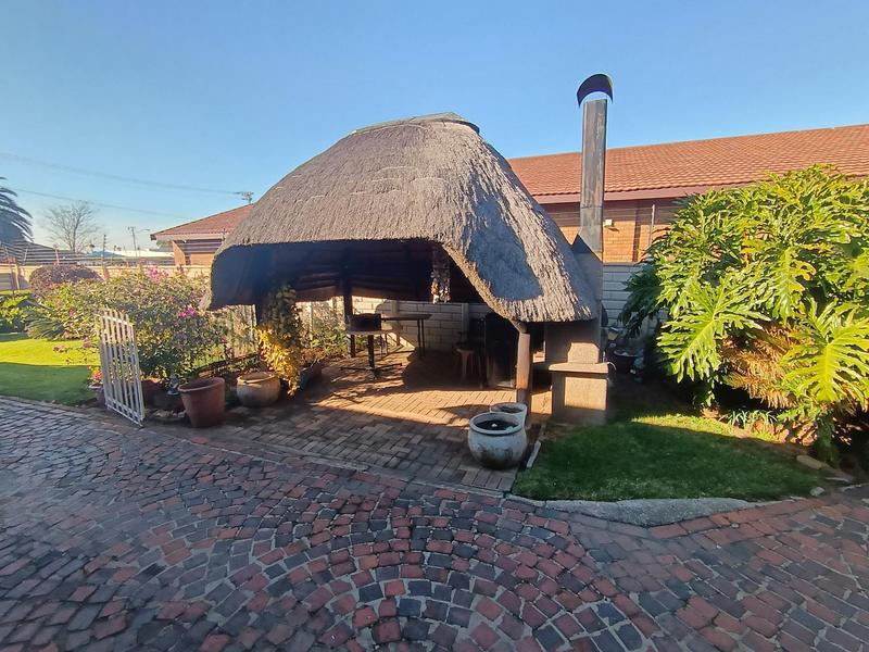 4 Bedroom Property for Sale in Primrose East Gauteng