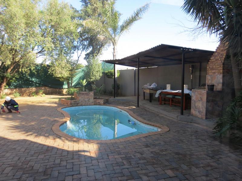 4 Bedroom Property for Sale in Sunward Park Gauteng
