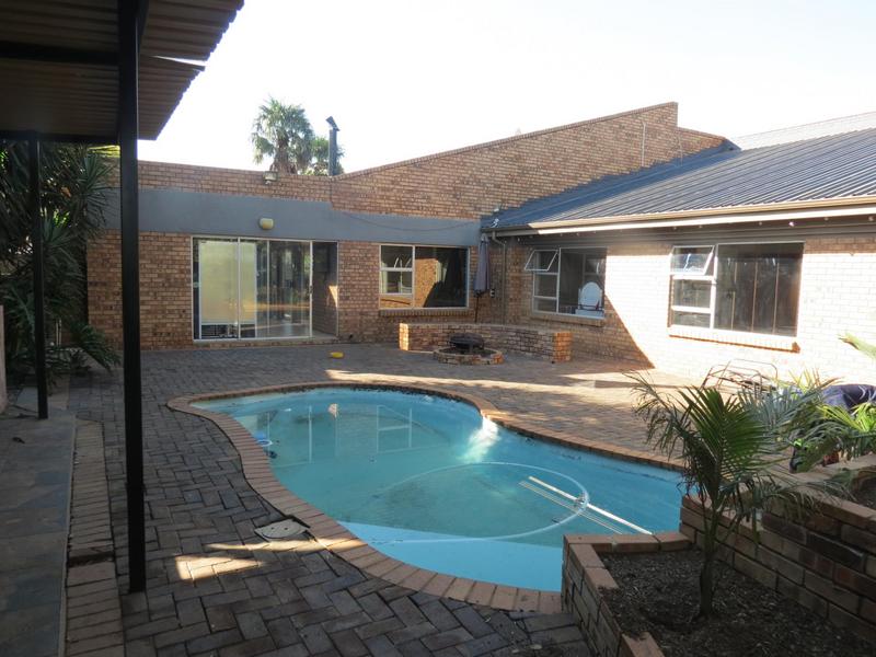 4 Bedroom Property for Sale in Sunward Park Gauteng