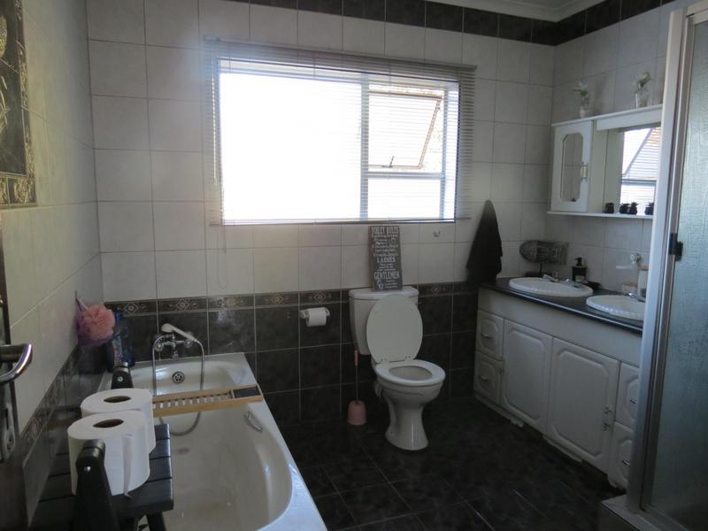 4 Bedroom Property for Sale in Sunward Park Gauteng