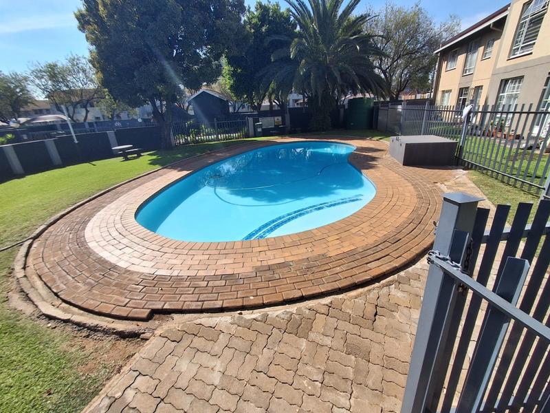 2 Bedroom Property for Sale in Verwoerdpark Gauteng
