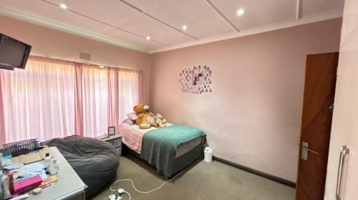 6 Bedroom Property for Sale in Boksburg Gauteng