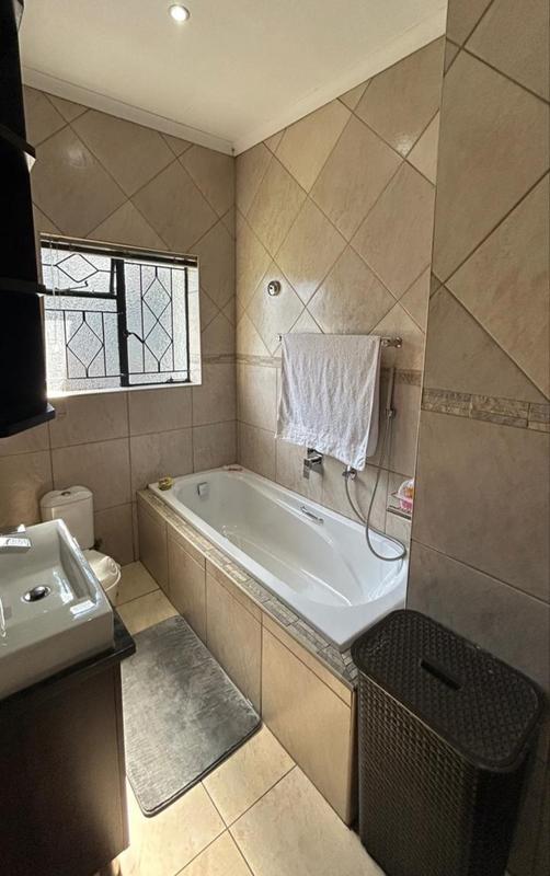 6 Bedroom Property for Sale in Boksburg Gauteng
