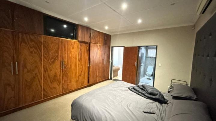 6 Bedroom Property for Sale in Boksburg Gauteng