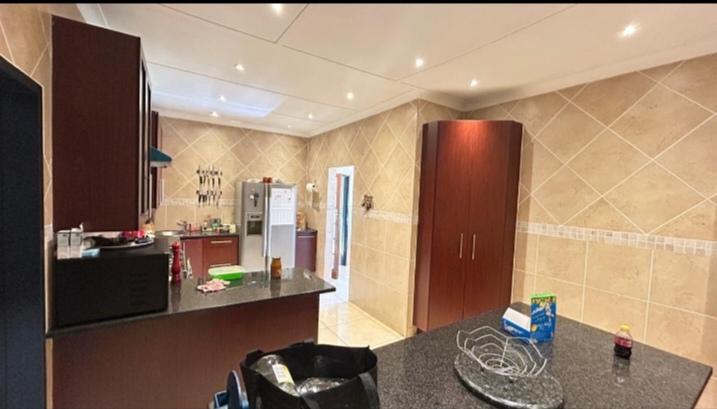 6 Bedroom Property for Sale in Boksburg Gauteng