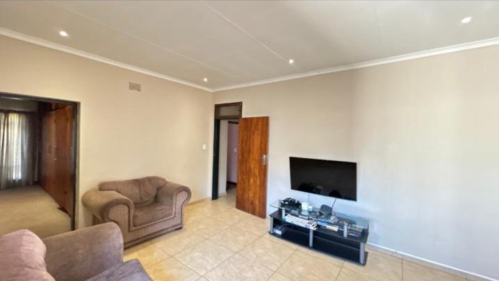 6 Bedroom Property for Sale in Boksburg Gauteng