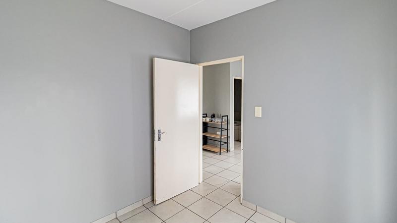 2 Bedroom Property for Sale in Fleurhof Gauteng