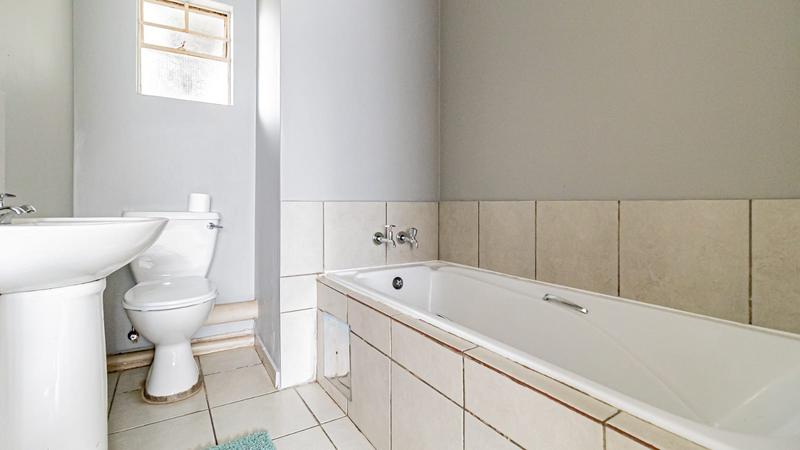 2 Bedroom Property for Sale in Fleurhof Gauteng