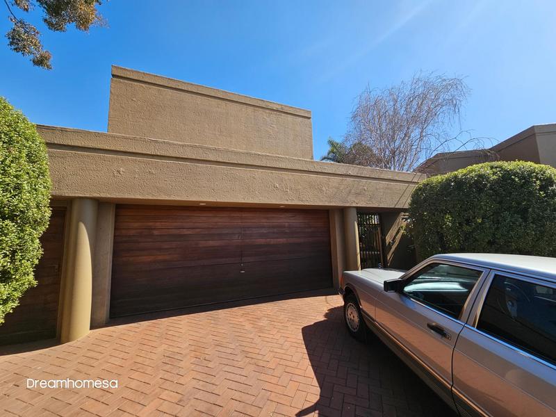 3 Bedroom Property for Sale in Pineslopes Gauteng
