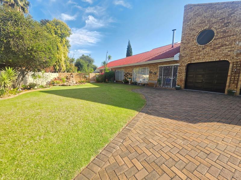 4 Bedroom Property for Sale in Risiville Gauteng