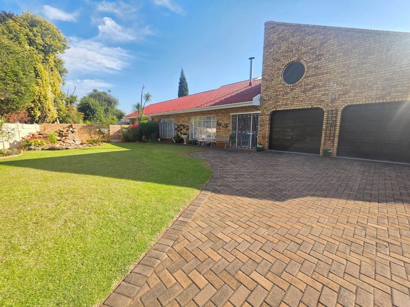 4 Bedroom Property for Sale in Risiville Gauteng