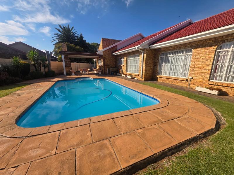 4 Bedroom Property for Sale in Risiville Gauteng