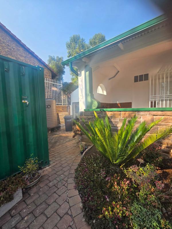 6 Bedroom Property for Sale in Hillcrest Gauteng