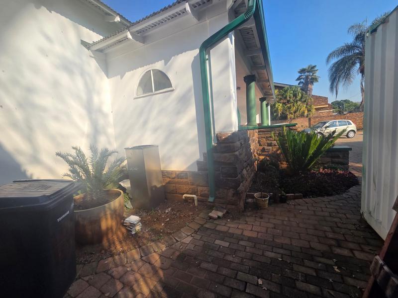 6 Bedroom Property for Sale in Hillcrest Gauteng