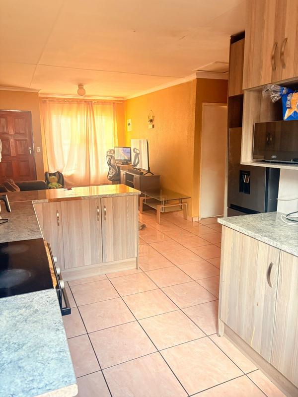3 Bedroom Property for Sale in Clayville Gauteng