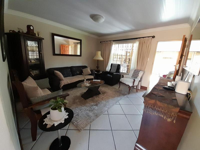 2 Bedroom Property for Sale in Eldoraigne Gauteng