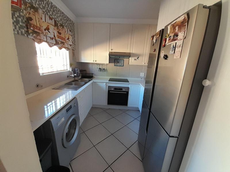 2 Bedroom Property for Sale in Eldoraigne Gauteng