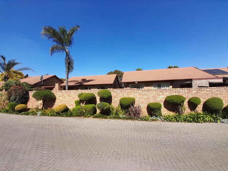 2 Bedroom Property for Sale in Eldoraigne Gauteng