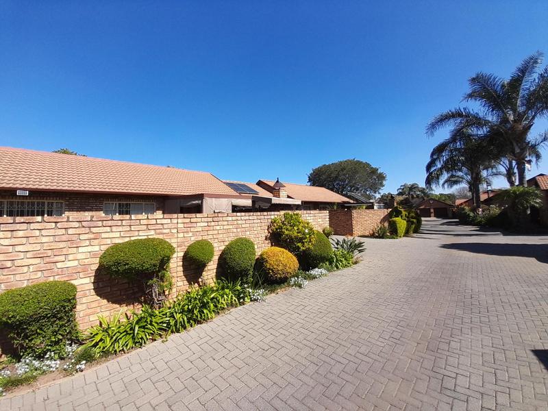 2 Bedroom Property for Sale in Eldoraigne Gauteng
