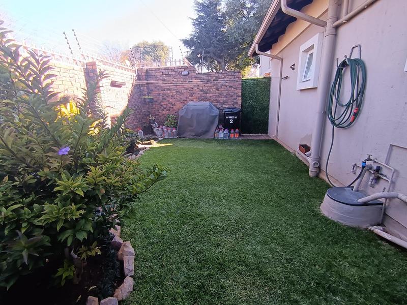 3 Bedroom Property for Sale in Wannenburghoogte Gauteng