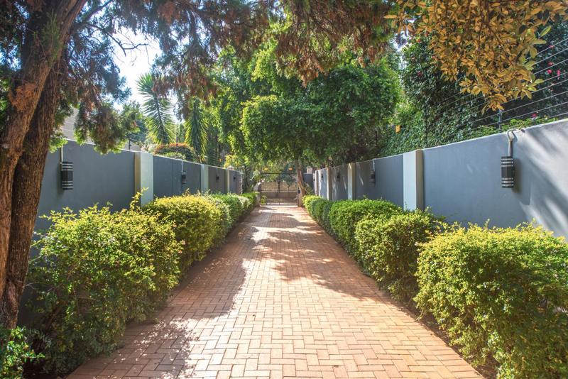 To Let 4 Bedroom Property for Rent in Bedfordview Gauteng