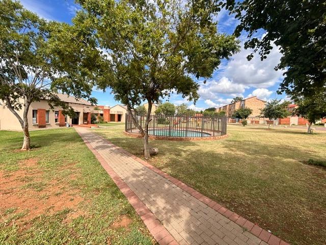To Let 2 Bedroom Property for Rent in The Orchards Gauteng