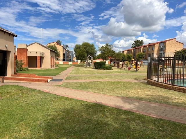 To Let 2 Bedroom Property for Rent in The Orchards Gauteng