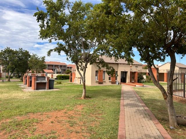 To Let 2 Bedroom Property for Rent in The Orchards Gauteng