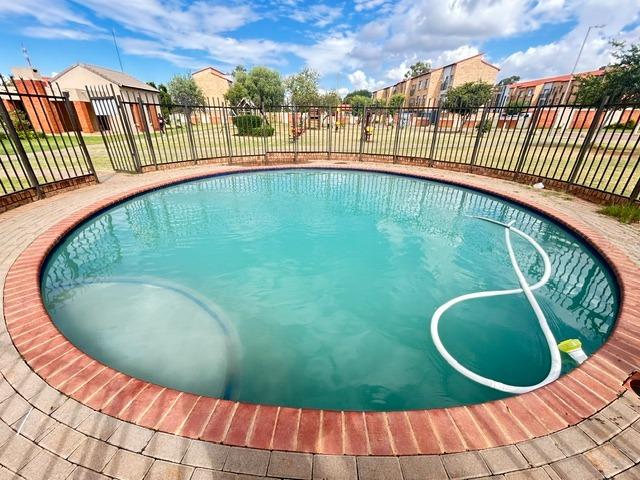 To Let 2 Bedroom Property for Rent in The Orchards Gauteng