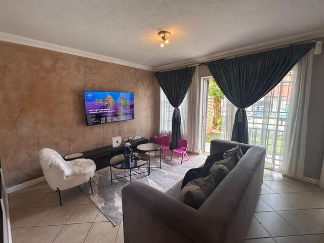 To Let 2 Bedroom Property for Rent in The Orchards Gauteng