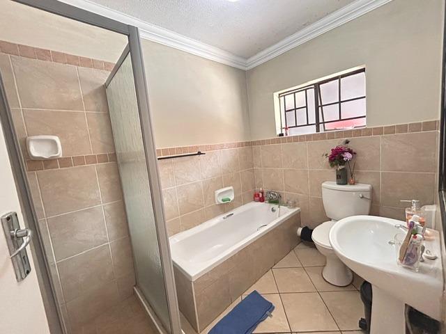 To Let 2 Bedroom Property for Rent in The Orchards Gauteng
