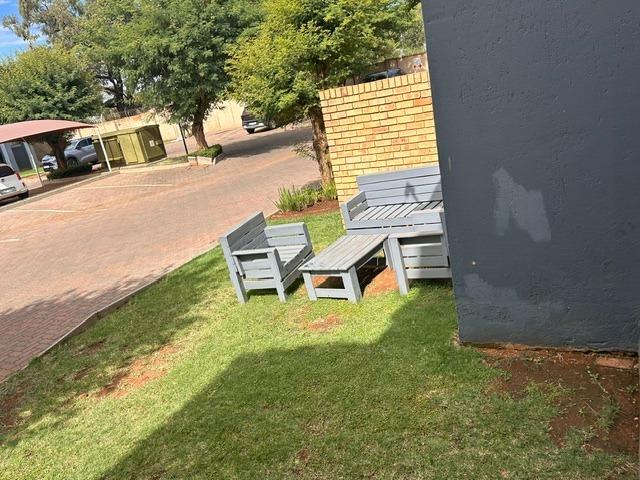 To Let 2 Bedroom Property for Rent in The Orchards Gauteng