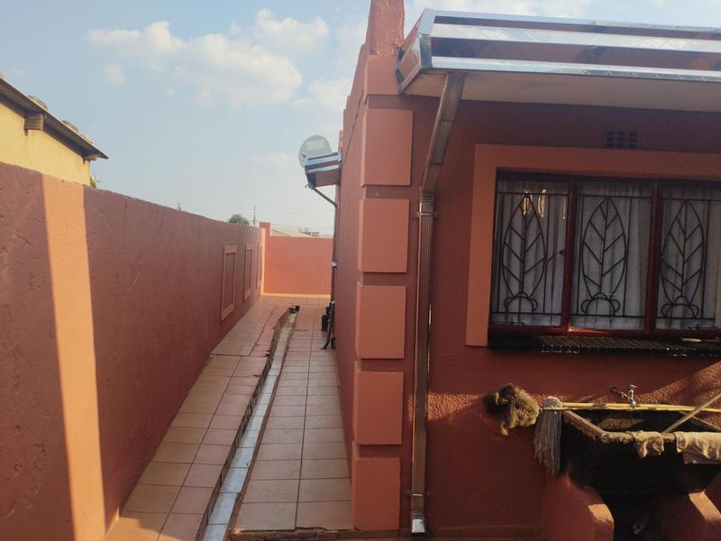 1 Bedroom Property for Sale in Moleleki Ext 3 Gauteng