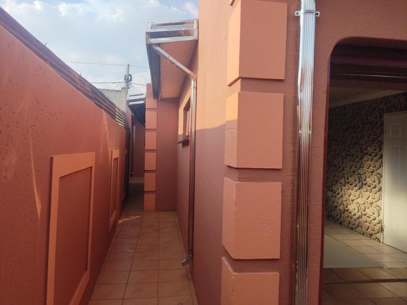 1 Bedroom Property for Sale in Moleleki Ext 3 Gauteng