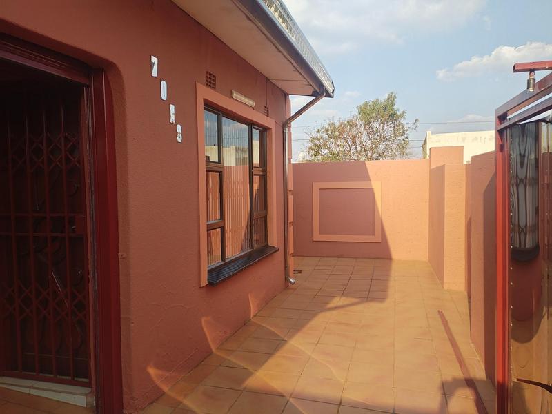 1 Bedroom Property for Sale in Moleleki Ext 3 Gauteng