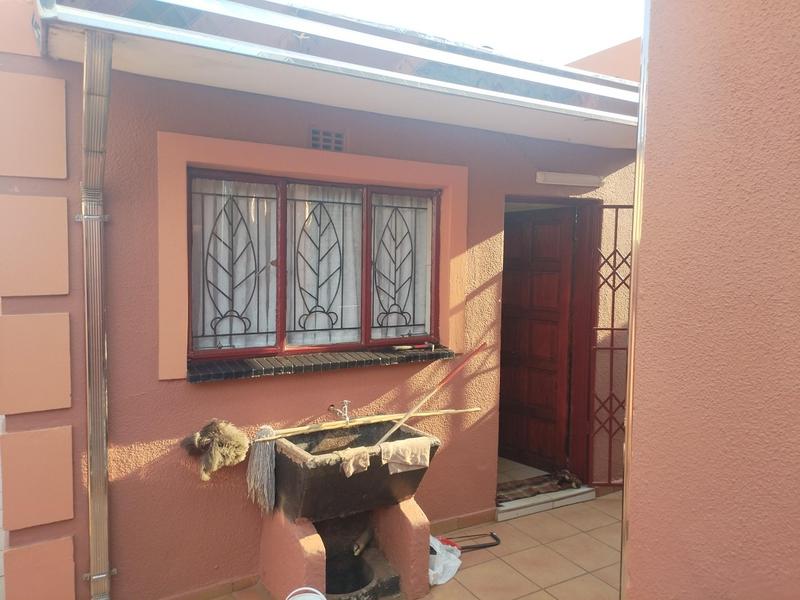 1 Bedroom Property for Sale in Moleleki Ext 3 Gauteng